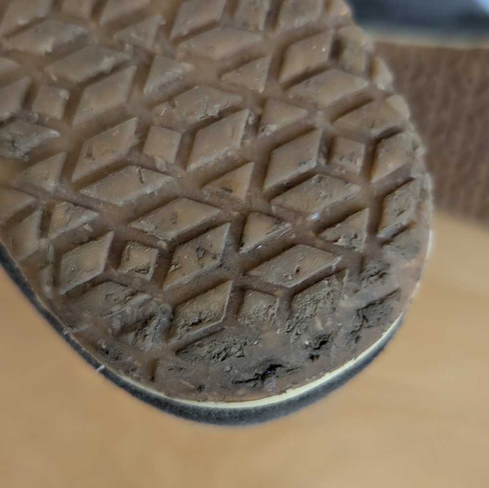 Minnetonka | Grey Suede Torrey Indoor / Outdoor Slippers, Size 11 - Picture 10 of 16